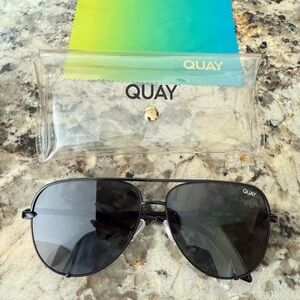 Quay Australia HighKey polorized Aviator Sunglasses black